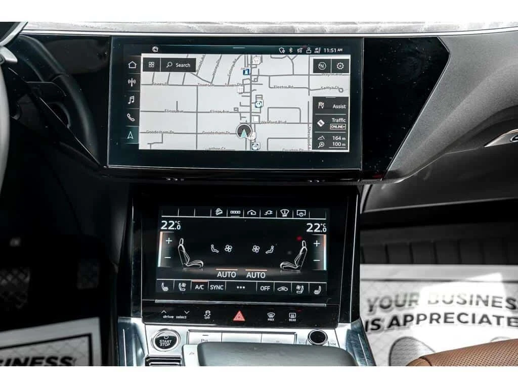 Audi E-Tron * TECHNIK * S LINE* ХЕД ЪП * 360 * PANO, снимка 15 - Автомобили и джипове - 54183025