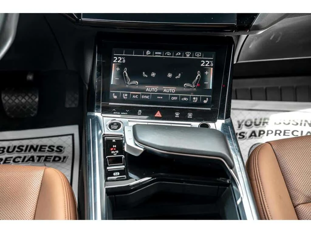 Audi E-Tron * TECHNIK * S LINE* ХЕД ЪП * 360 * PANO, снимка 16 - Автомобили и джипове - 54183025