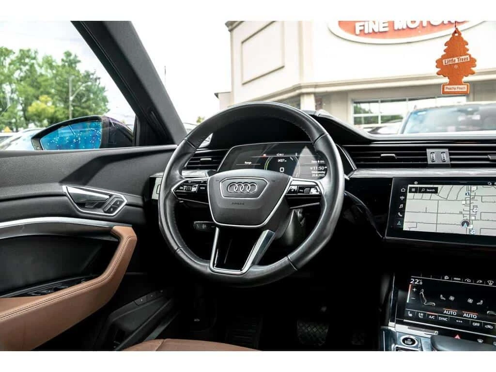 Audi E-Tron * TECHNIK * S LINE* ХЕД ЪП * 360 * PANO, снимка 14 - Автомобили и джипове - 54183025