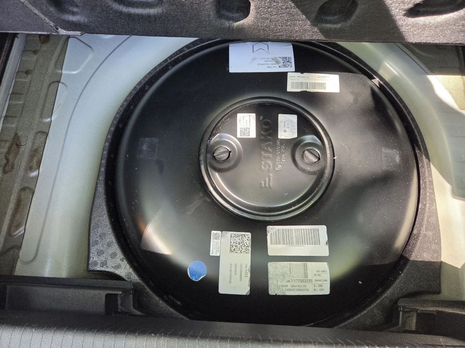 Opel Corsa 1.4i 90 Газ, снимка 11 - Автомобили и джипове - 54314604