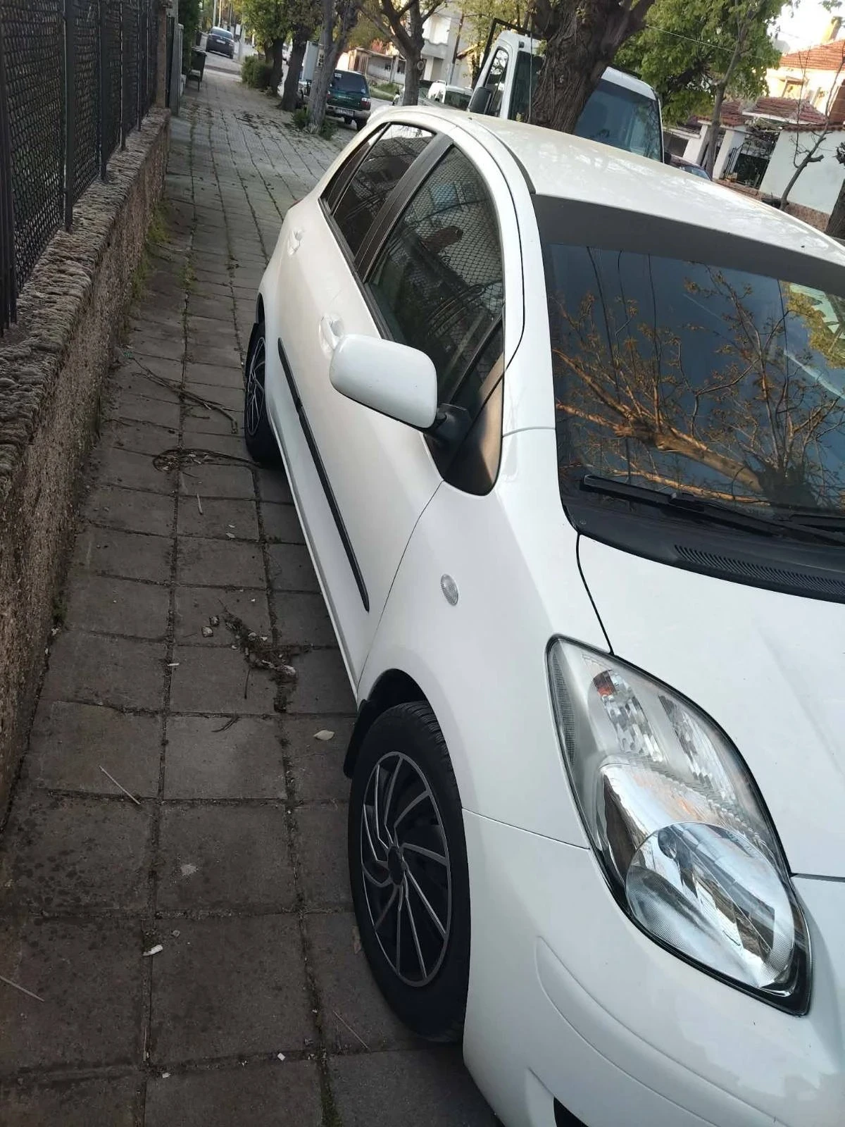 Toyota Yaris 1.33, снимка 4 - Автомобили и джипове - 54346471