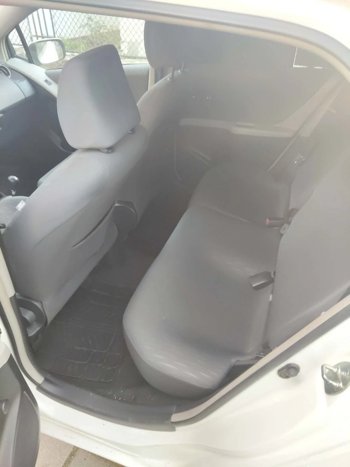 Toyota Yaris 1.33, снимка 9 - Автомобили и джипове - 54346471