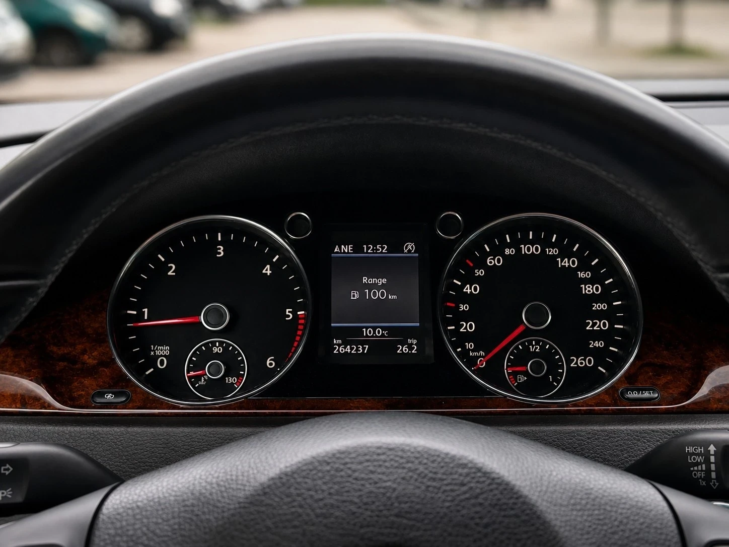 VW Passat 2.0 TDI/СЕДАН/КОЖА/ПЕЧКА/ПОДГРЕВ, снимка 11 - Автомобили и джипове - 54402436