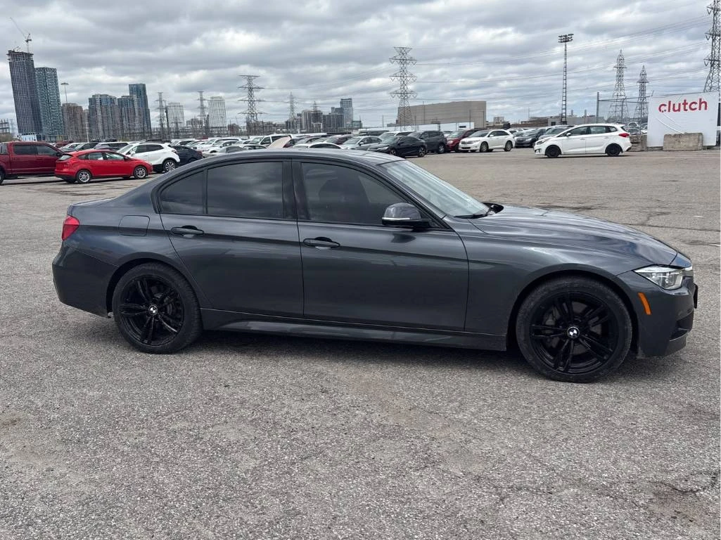 BMW 330 * xDRIVE * 2 КЛЮЧА * ПАКЕТ * CARPLAY * ПОДГРЕВИ , снимка 3 - Автомобили и джипове - 54569674