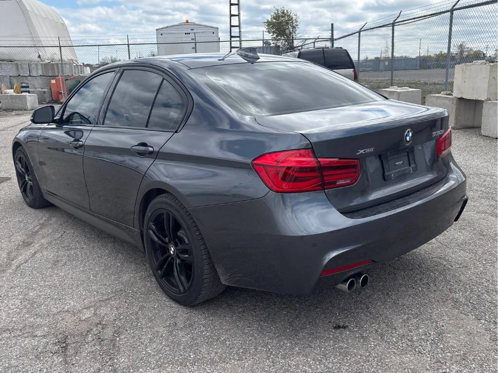 BMW 330 * xDRIVE * 2 КЛЮЧА * ПАКЕТ * CARPLAY * ПОДГРЕВИ , снимка 4 - Автомобили и джипове - 54569674