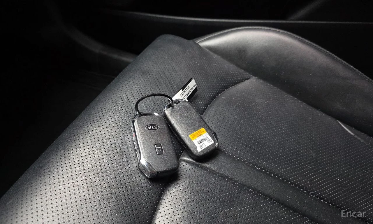 Kia K5 2.0 Trendy* DISTRONIC* ПОДГРЕВ* КАМЕРА* KEYLESS*  , снимка 14 - Автомобили и джипове - 54749110