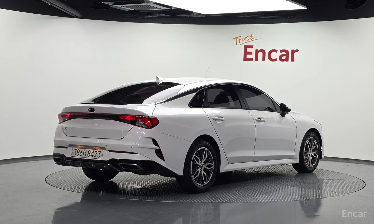 Kia K5 2.0 Trendy* DISTRONIC* ПОДГРЕВ* КАМЕРА* KEYLESS*  , снимка 3 - Автомобили и джипове - 54749110