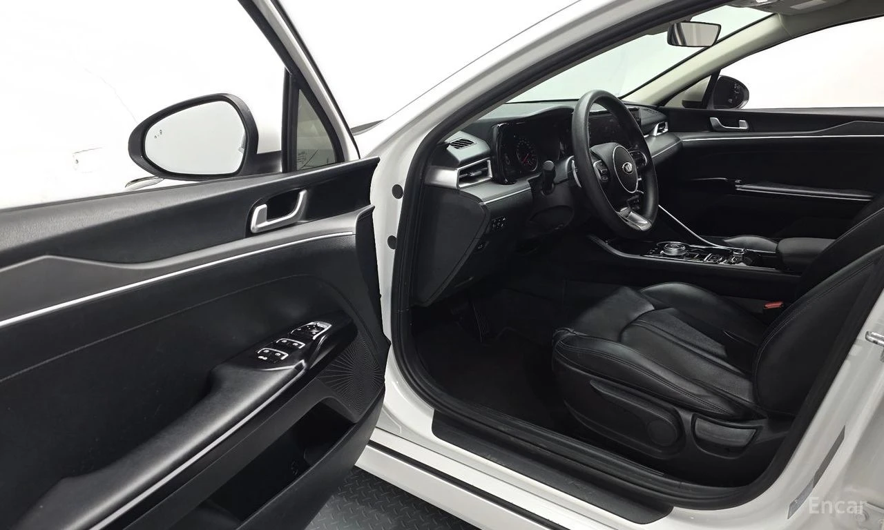 Kia K5 2.0 Trendy* DISTRONIC* ПОДГРЕВ* КАМЕРА* KEYLESS*  , снимка 6 - Автомобили и джипове - 54749110