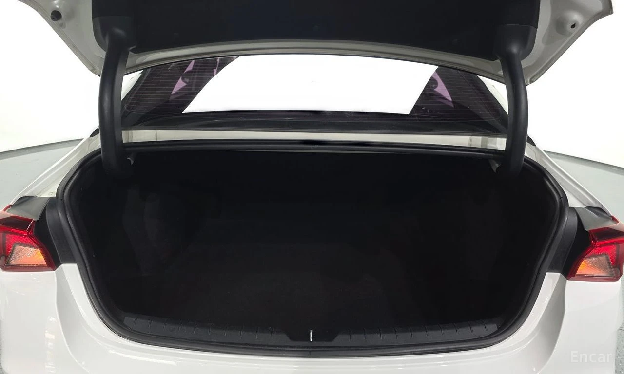 Kia K5 2.0 Trendy* DISTRONIC* ПОДГРЕВ* КАМЕРА* KEYLESS*  , снимка 16 - Автомобили и джипове - 54749110