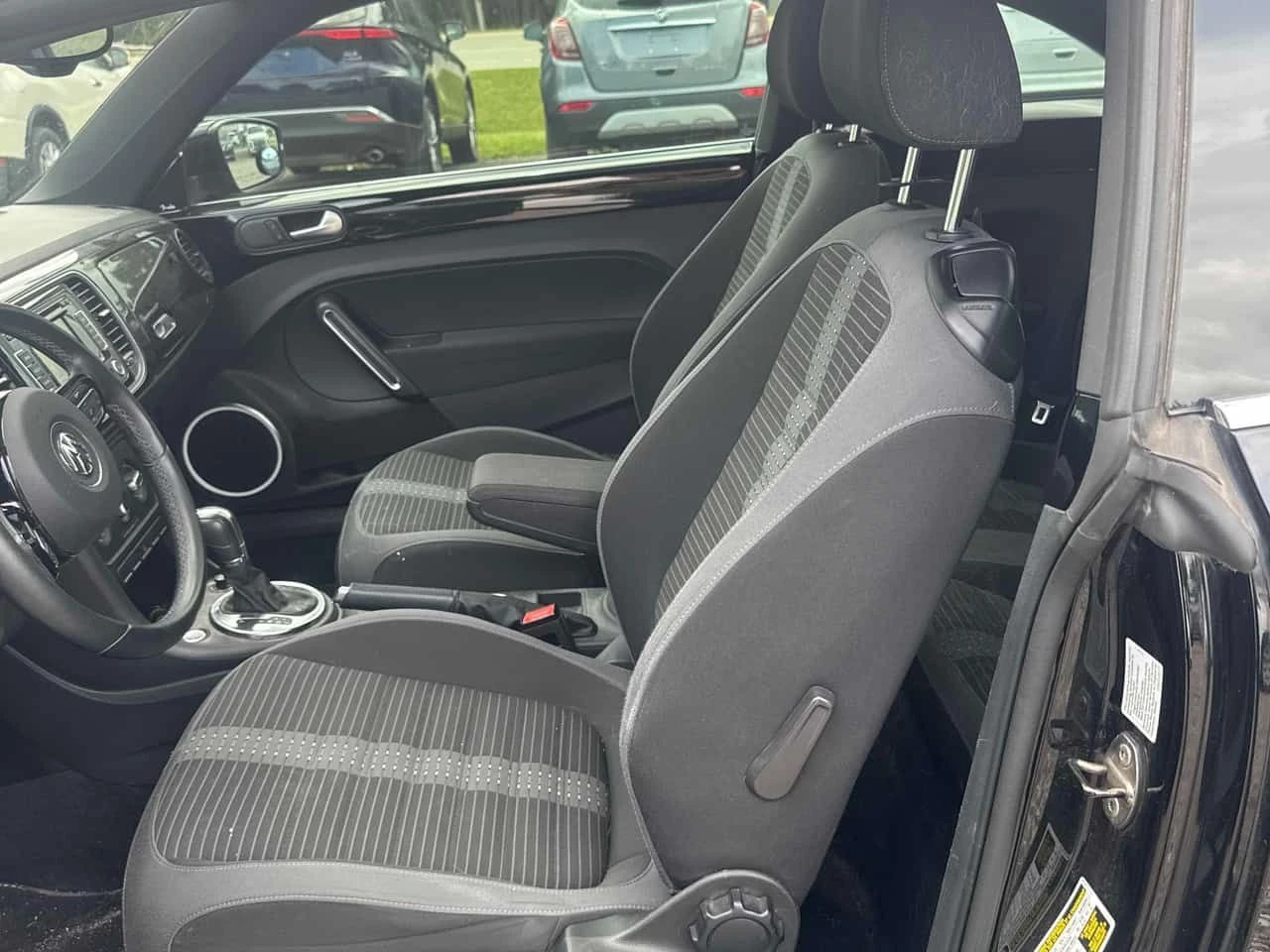 VW Beetle * 2dr Cpe 2.0L TDI DSG Highline * CARFAX * , снимка 5 - Автомобили и джипове - 55177164