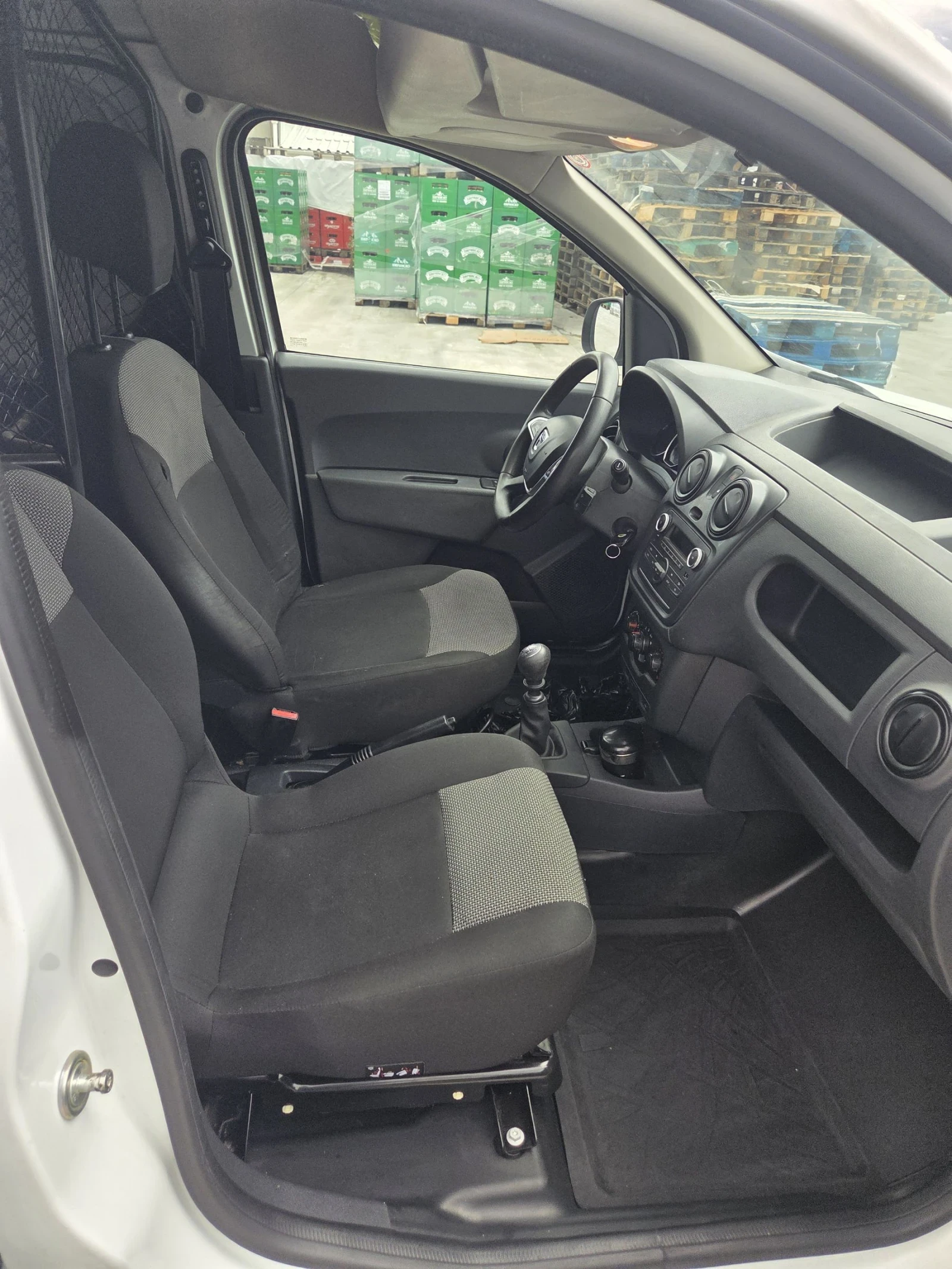Dacia Dokker, снимка 13 - Автомобили и джипове - 55388214