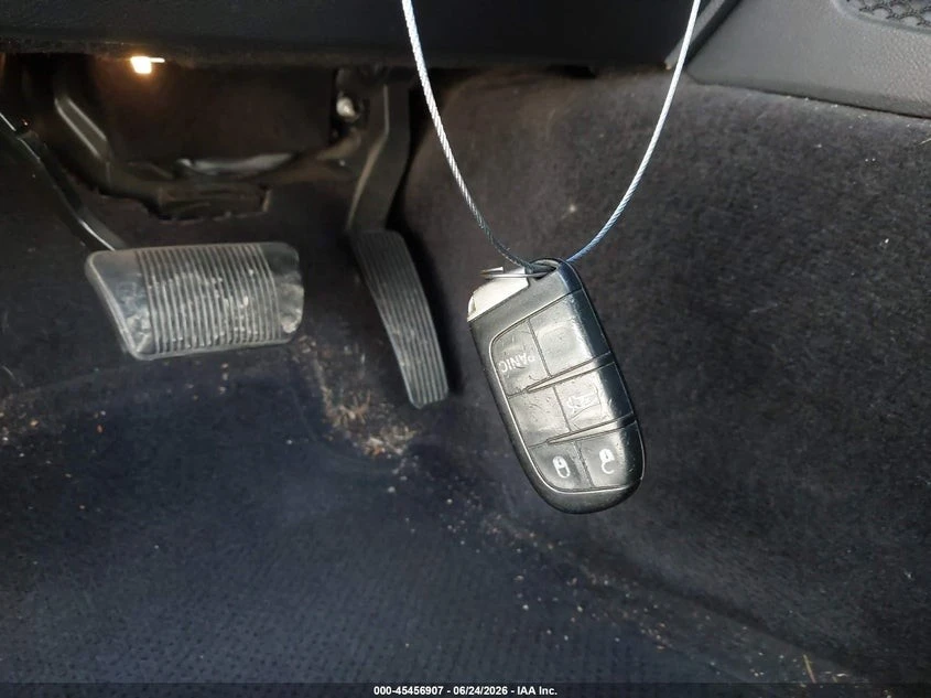 Dodge Challenger * SXT* KEYLESS* Camera* ПОДГРЕВ* , снимка 15 - Автомобили и джипове - 55574399