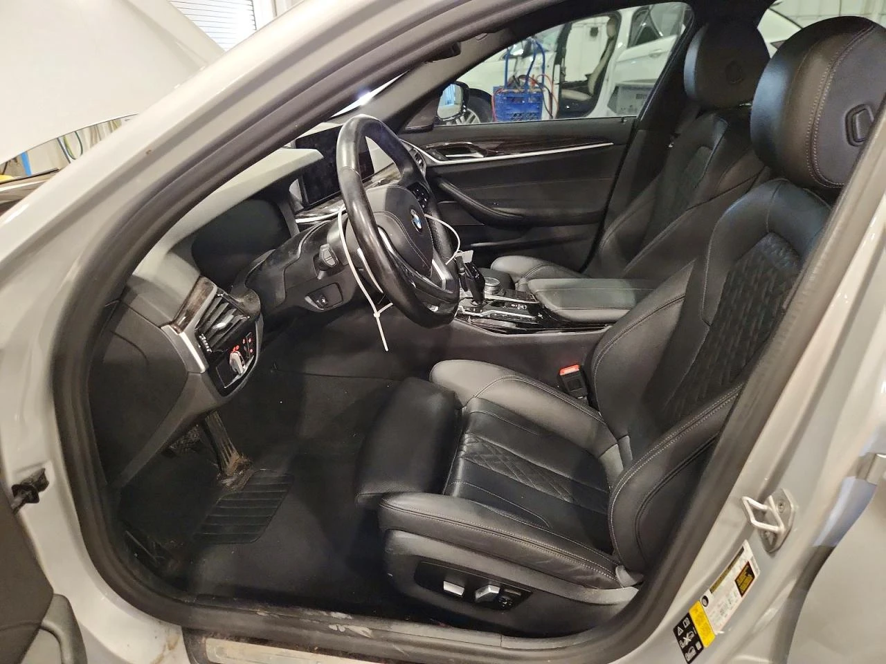 BMW 530 2.0l Xi, снимка 7 - Автомобили и джипове - 55755700