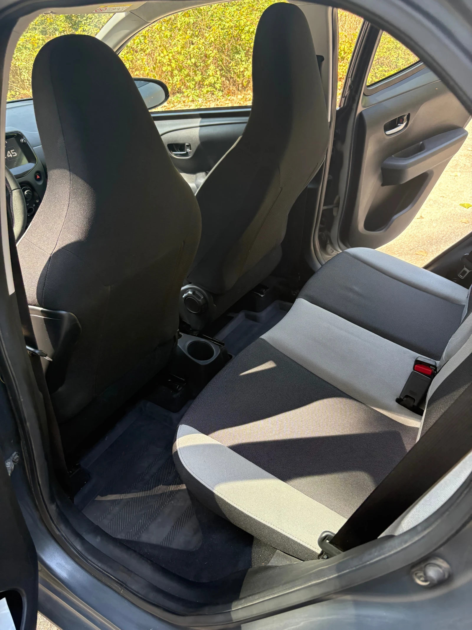 Toyota Aygo 1.0 VVT-i , снимка 7 - Автомобили и джипове - 55960319