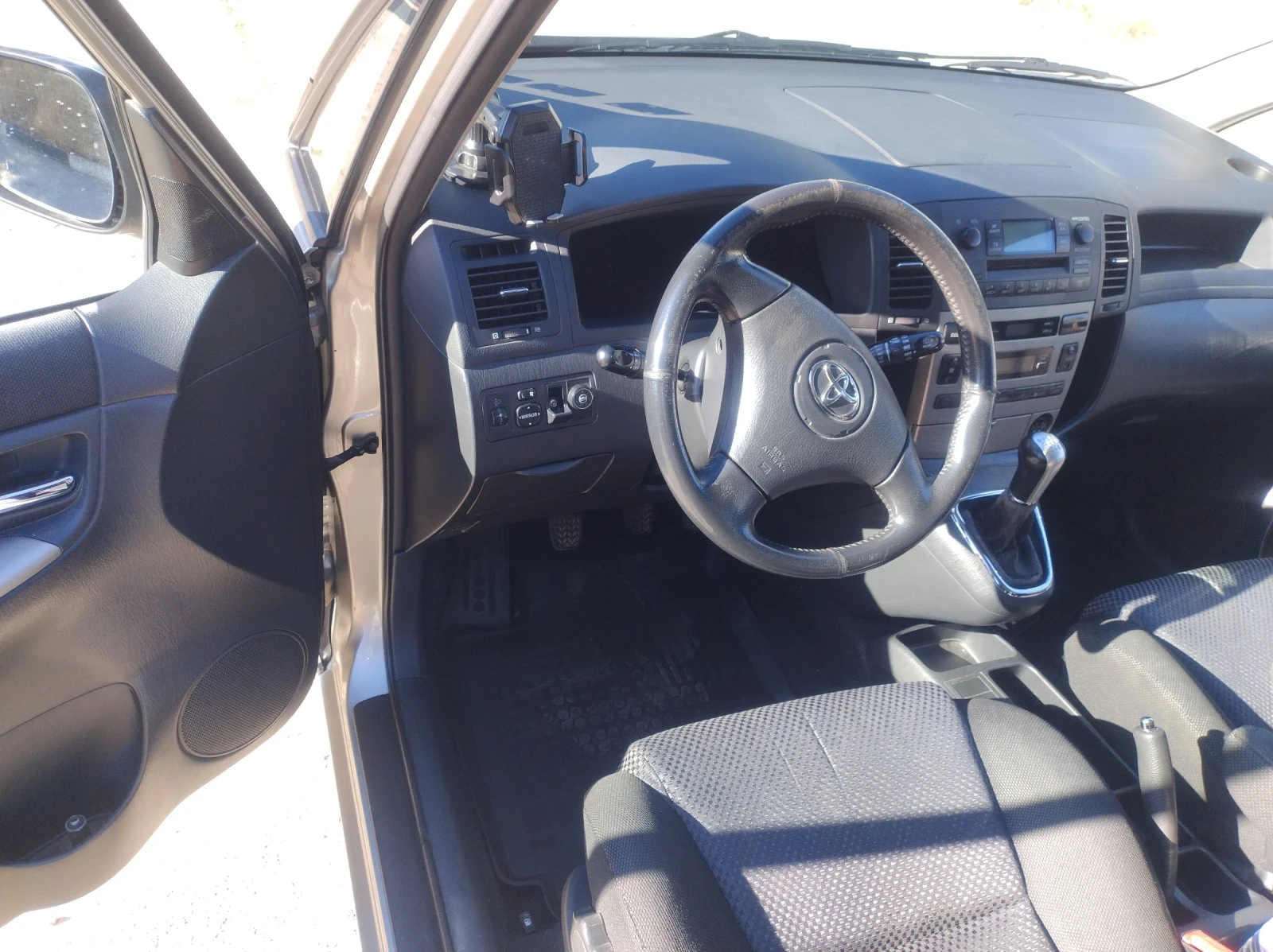 Toyota Corolla verso, снимка 10 - Автомобили и джипове - 56273018
