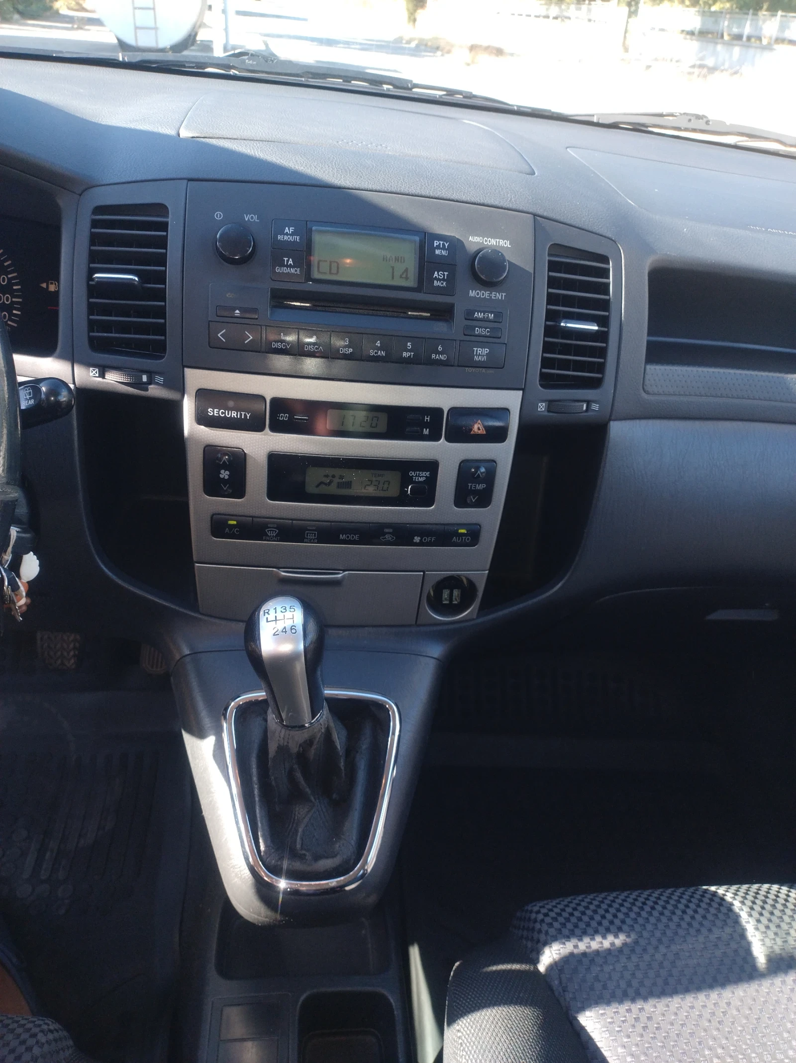 Toyota Corolla verso, снимка 14 - Автомобили и джипове - 56273018