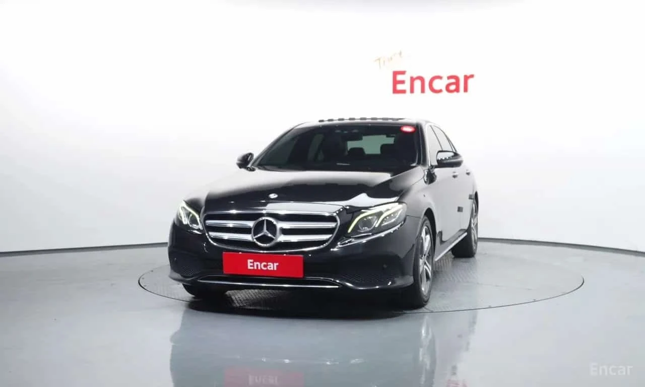 Mercedes-Benz E 300 * 4MATIC * HEAD UP * ПОДГРЕВ * ФИКСИРАНА ЦЕНА * , снимка 2 - Автомобили и джипове - 56314111