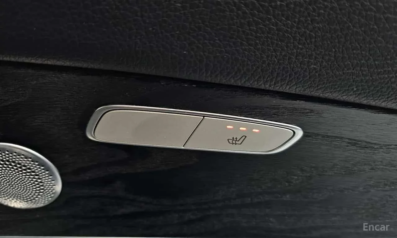 Mercedes-Benz E 300 * 4MATIC * HEAD UP * ПОДГРЕВ * ФИКСИРАНА ЦЕНА * , снимка 17 - Автомобили и джипове - 56314111