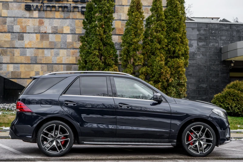 Mercedes-Benz GLE 350 d* 4MATIC* AMG* 9G* PANORAMA* 3XTV* DESIGN* KEYLES, снимка 6 - Автомобили и джипове - 53103296