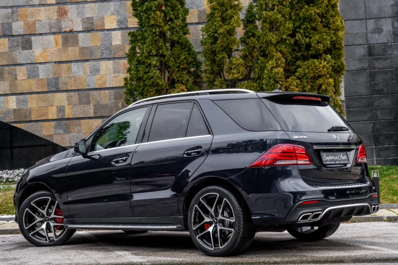 Mercedes-Benz GLE 350 d* 4MATIC* AMG* 9G* PANORAMA* 3XTV* DESIGN* KEYLES, снимка 3 - Автомобили и джипове - 53103296