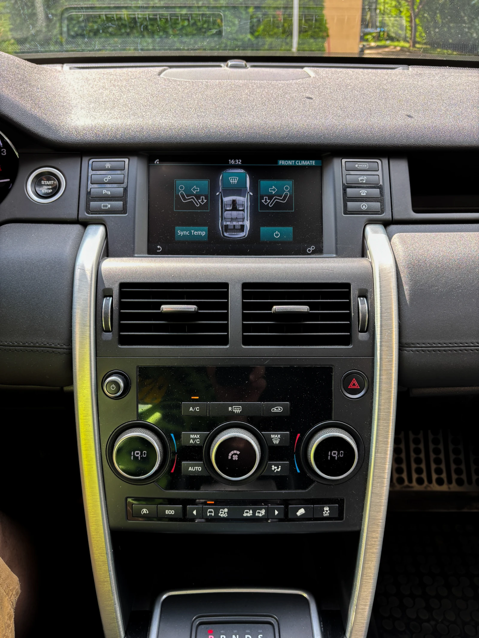 Land Rover Discovery Sport 2.2 BLACK - изображение 8