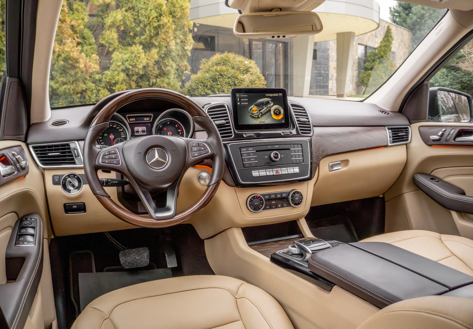 Mercedes-Benz GLE 350 d* 4MATIC* AMG* 9G* PANORAMA* 3XTV* DESIGN* KEYLES | Mobile.bg � ����������� 14