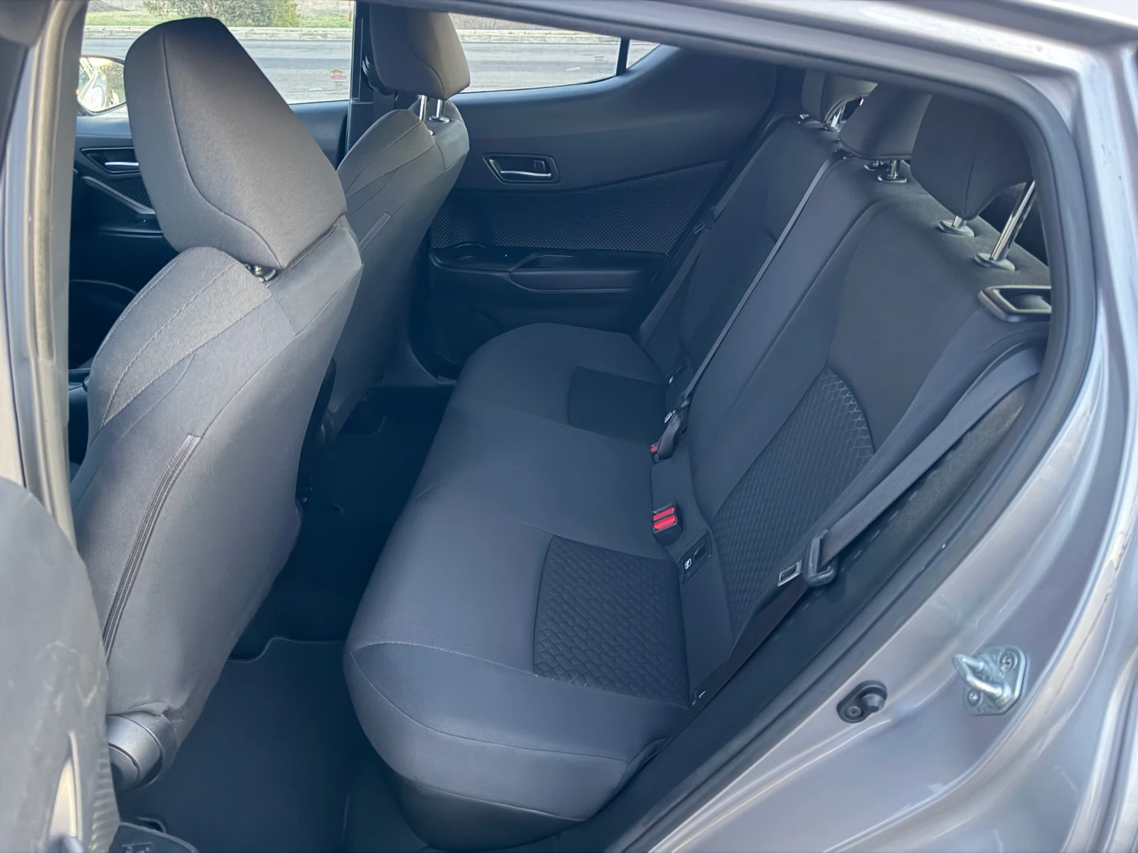 Toyota C-HR 2.0i FACELIFT/ HYBRID / ����6 / CARPLAY / YOUTUBE  | Mobile.bg � ����������� 12