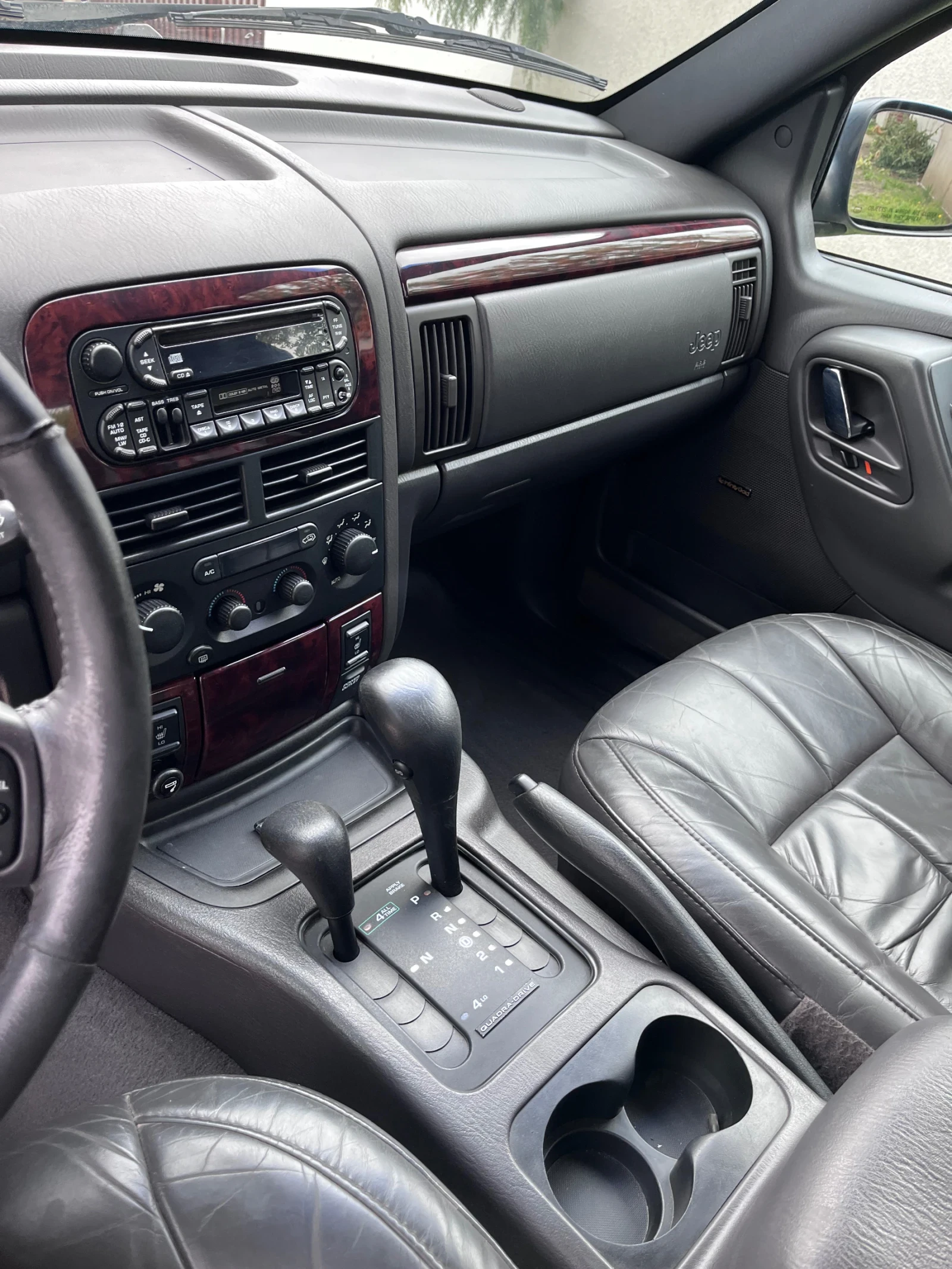 Jeep Grand cherokee 4.7 v8 Limited, снимка 11 - Автомобили и джипове - 54269012