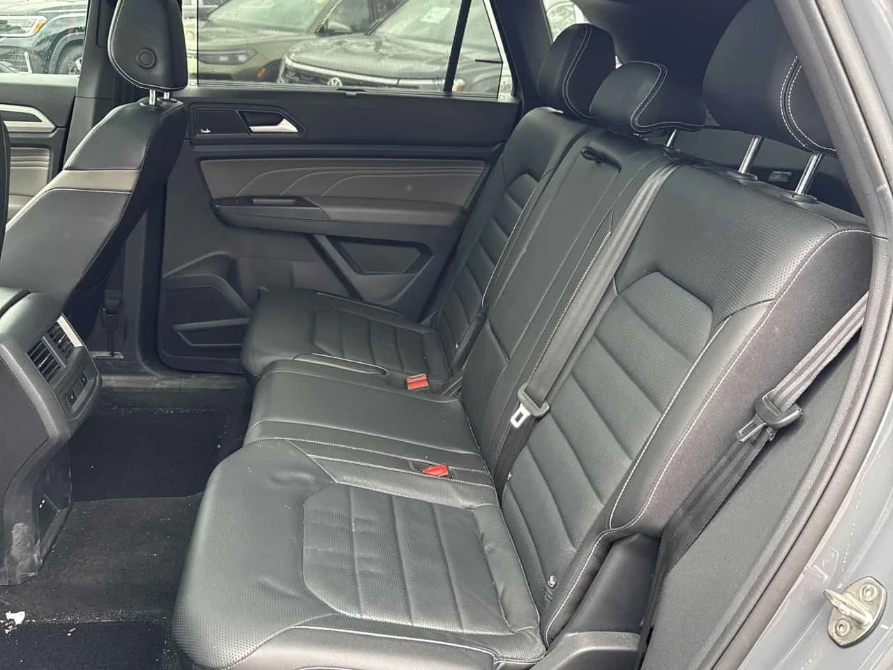 VW Atlas * Execline * CARFAX * ЦЕНА ДО БГ, снимка 12 - Автомобили и джипове - 54607009
