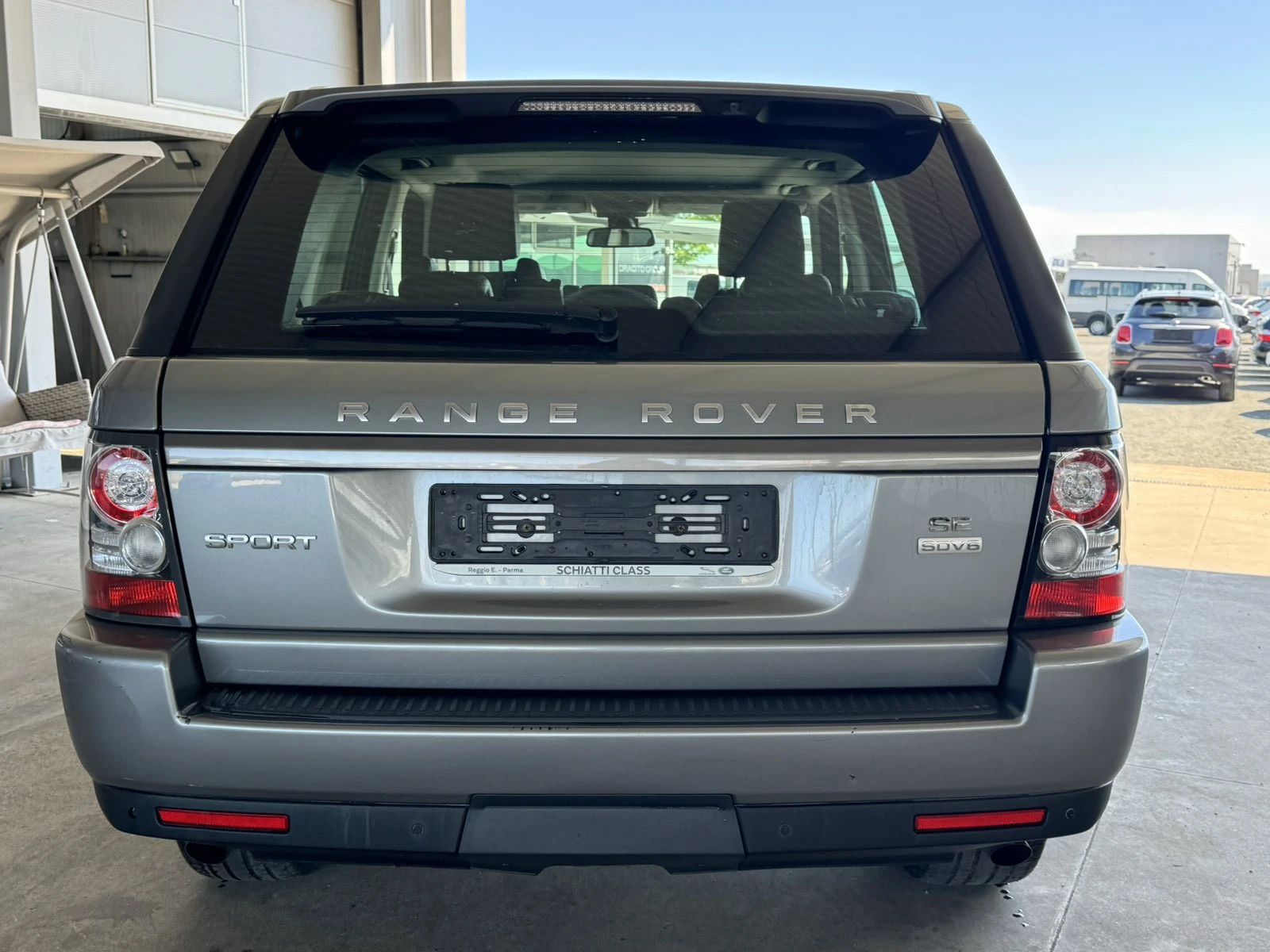 Land Rover Range Rover Sport 3.0SDV6* 249ps* НАВИ* КОЖА* КАМЕРА, снимка 4 - Автомобили и джипове - 54853353