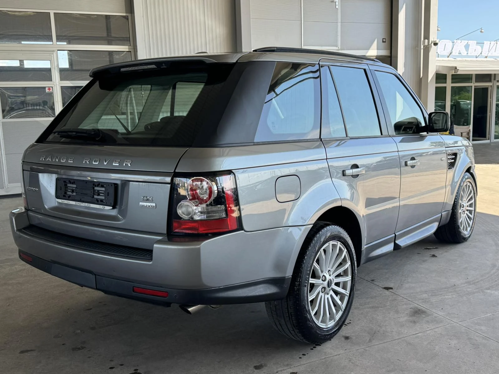 Land Rover Range Rover Sport 3.0SDV6* 249ps* НАВИ* КОЖА* КАМЕРА, снимка 5 - Автомобили и джипове - 54853353