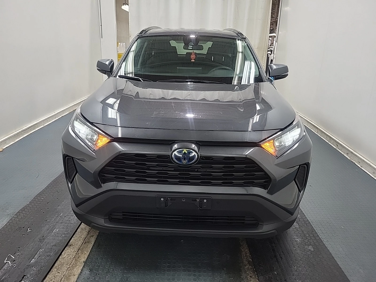 Toyota Rav4 * HYBRID LE * АВТОКРЕДИТ БЕЗ ПЪРВОНАЧАЛНА ВНОСКА, снимка 3 - Автомобили и джипове - 55815888