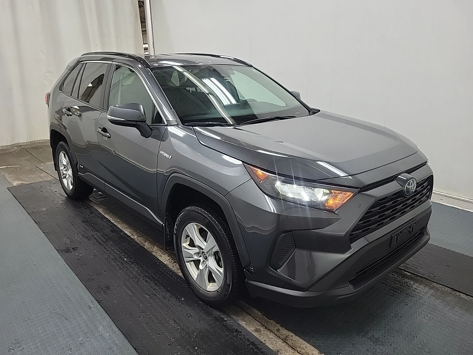 Toyota Rav4 * HYBRID LE * АВТОКРЕДИТ БЕЗ ПЪРВОНАЧАЛНА ВНОСКА, снимка 2 - Автомобили и джипове - 55815888
