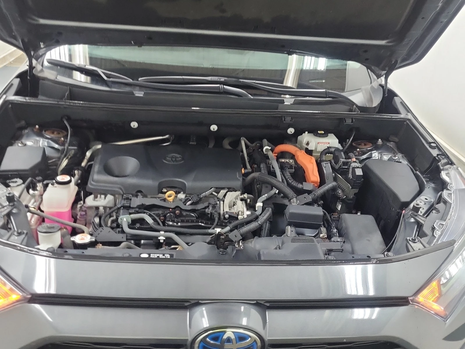 Toyota Rav4 * HYBRID LE * АВТОКРЕДИТ БЕЗ ПЪРВОНАЧАЛНА ВНОСКА, снимка 17 - Автомобили и джипове - 55815888