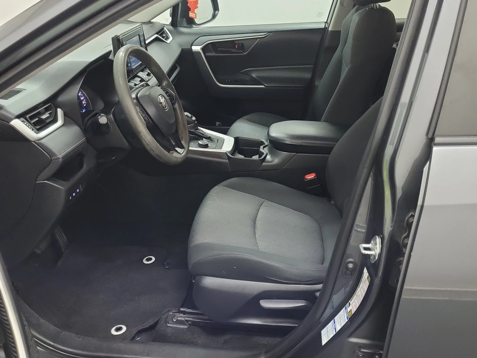 Toyota Rav4 * HYBRID LE * АВТОКРЕДИТ БЕЗ ПЪРВОНАЧАЛНА ВНОСКА, снимка 9 - Автомобили и джипове - 55815888