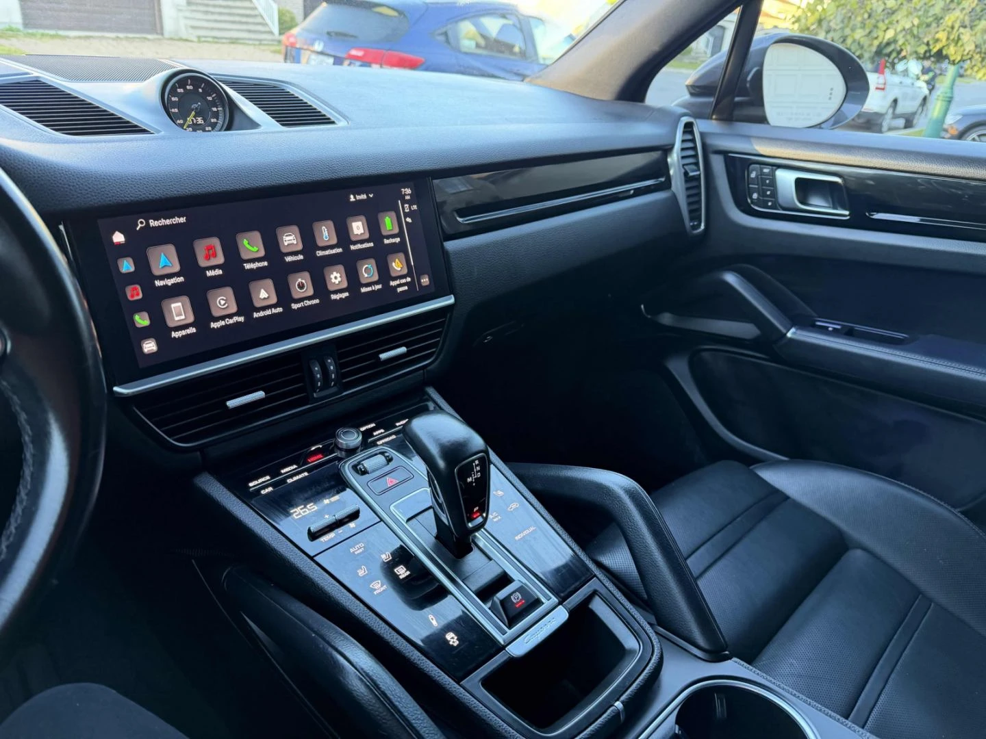 Porsche Cayenne E-hybrid* Distr* 360* Обдух* Пано* , снимка 10 - Автомобили и джипове - 56244952