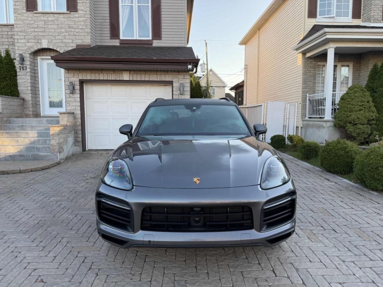Porsche Cayenne E-hybrid* Distr* 360* Обдух* Пано* , снимка 2 - Автомобили и джипове - 56244952