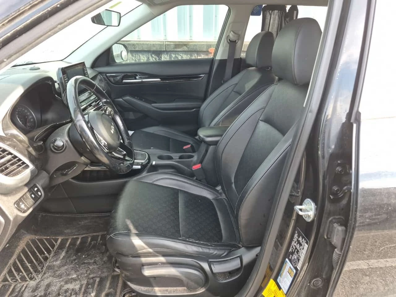 Kia Seltos * EX * CARFAX * ФИНАНСИРАНЕ, снимка 5 - Автомобили и джипове - 56351109