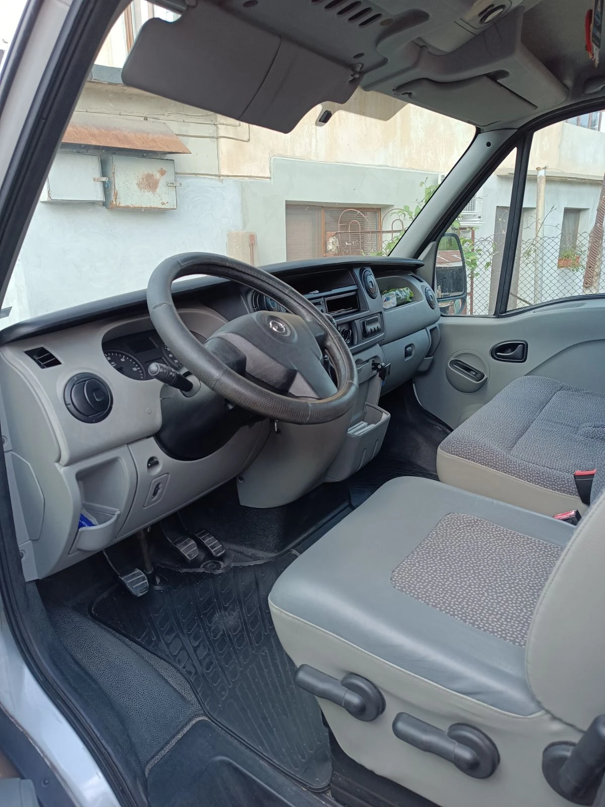 Opel Movano 2.5 120кс Дизел, снимка 11 - Бусове и автобуси - 54909752