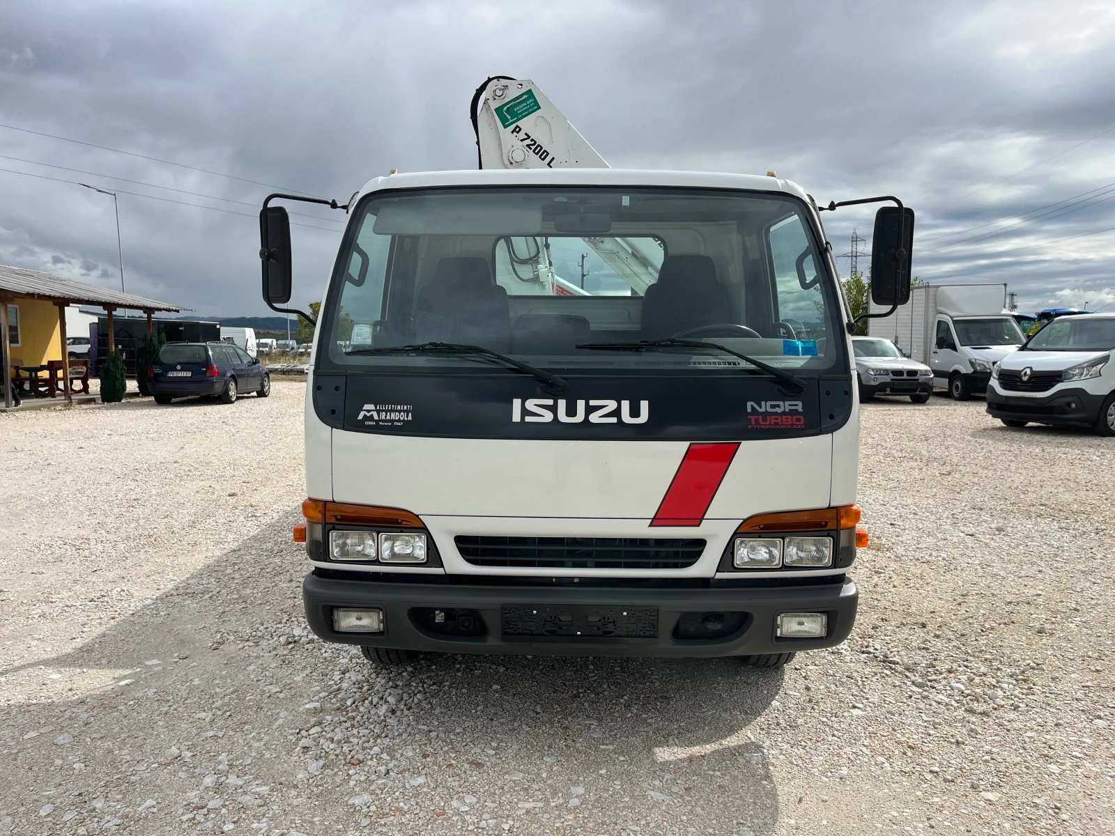 Isuzu Nqr БОРДОВИ С КРАН - изображение 2