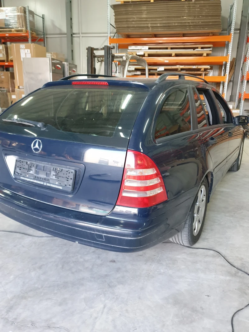 Mercedes-Benz C 220 Automatic , снимка 4 - Автомобили и джипове - 46687973