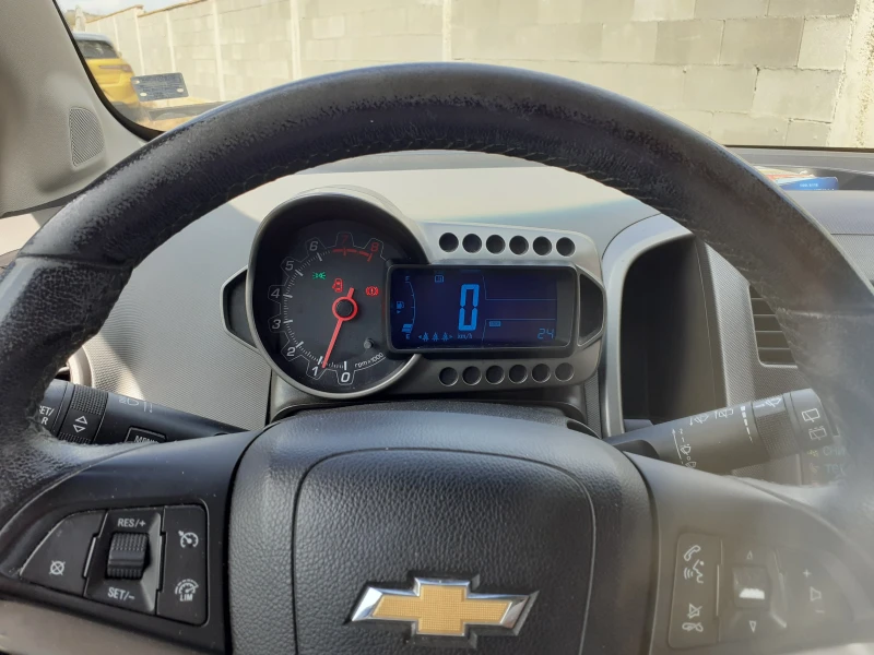 Chevrolet Aveo, снимка 7 - Автомобили и джипове - 48817470