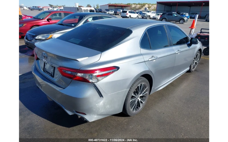 Toyota Camry 2.5L SE * LED, снимка 8 - Автомобили и джипове - 48222388