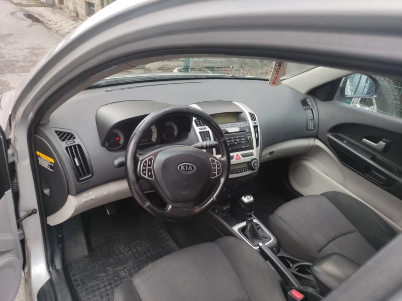 Kia Ceed, снимка 4 - Автомобили и джипове - 48290937