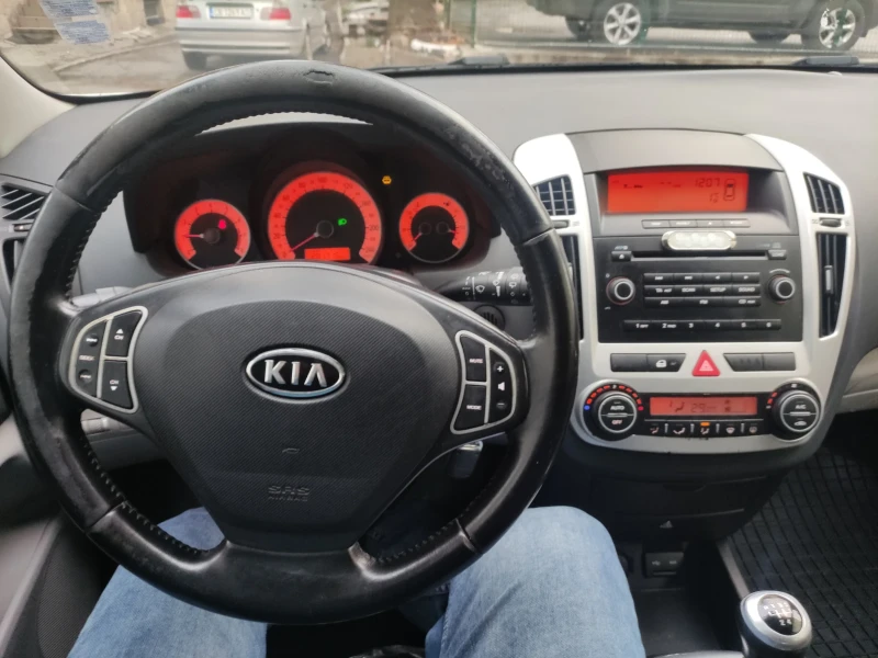 Kia Ceed, снимка 7 - Автомобили и джипове - 48290937