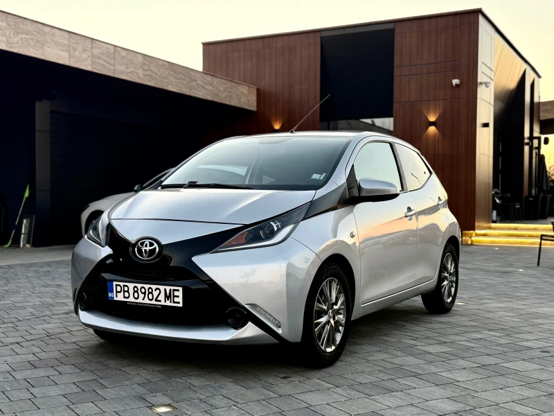 Toyota Aygo 1.0, снимка 8 - Автомобили и джипове - 49437834