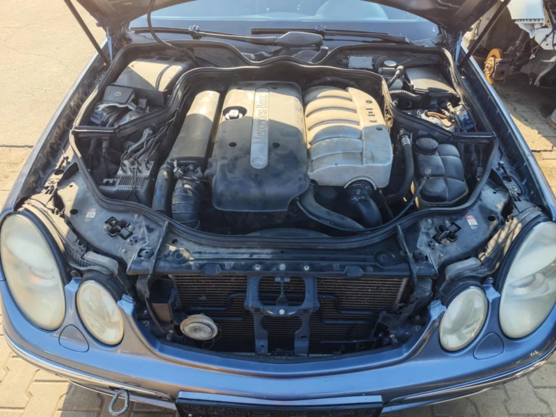 Mercedes-Benz E 270 CDI, снимка 7 - Автомобили и джипове - 51112781