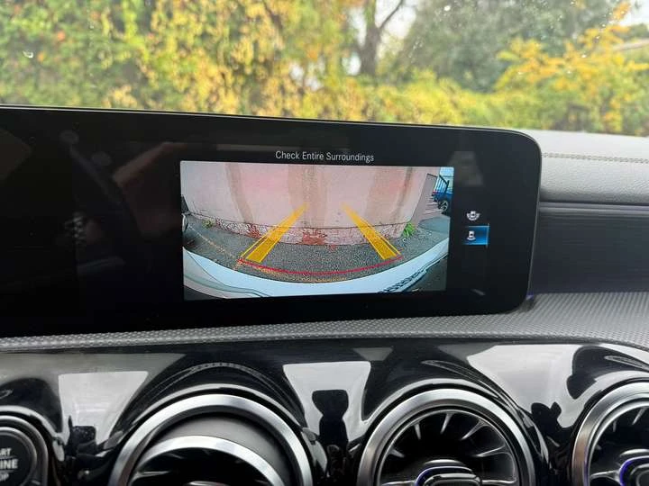 Mercedes-Benz A 220 4MATIC Sedan, снимка 12 - Автомобили и джипове - 53558980