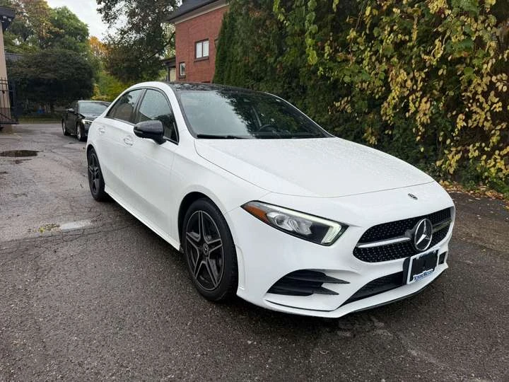 Mercedes-Benz A 220 4MATIC Sedan, снимка 3 - Автомобили и джипове - 53558980