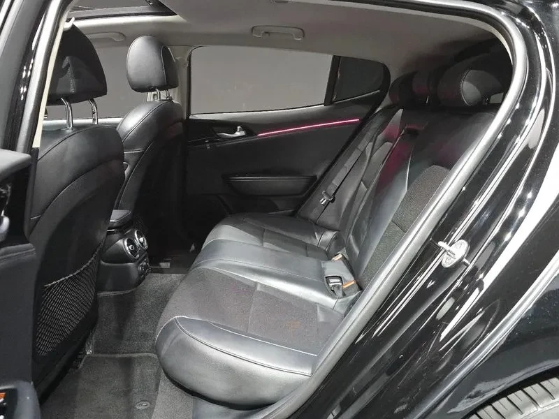 Kia Stinger 2.0 Turbo 2Wd Platinum, снимка 12 - Автомобили и джипове - 55899972